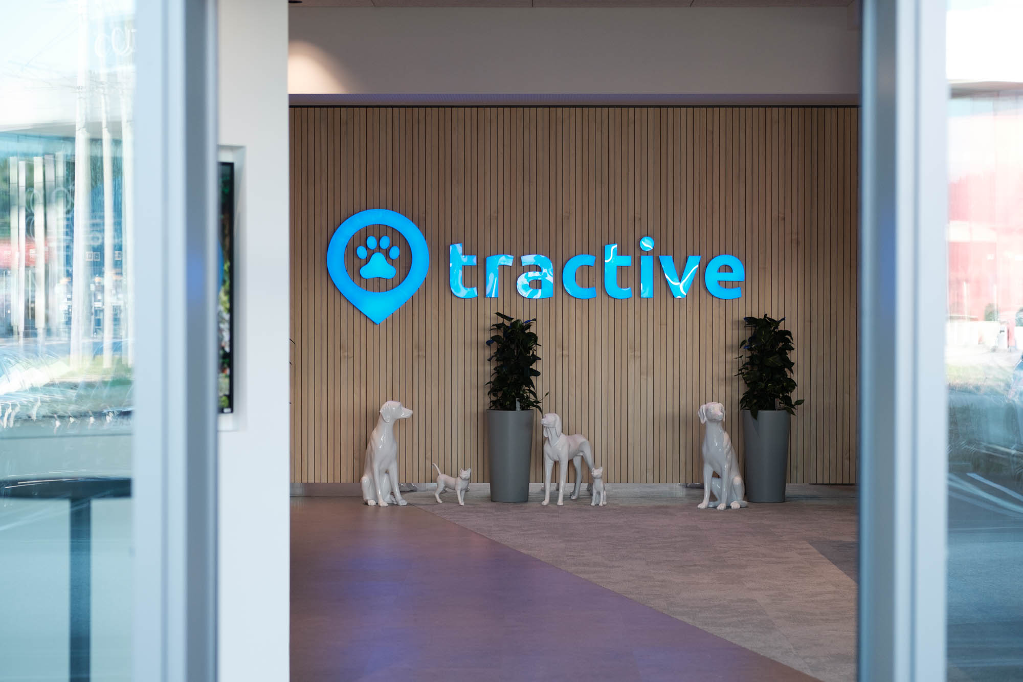tractive-opening-web-80