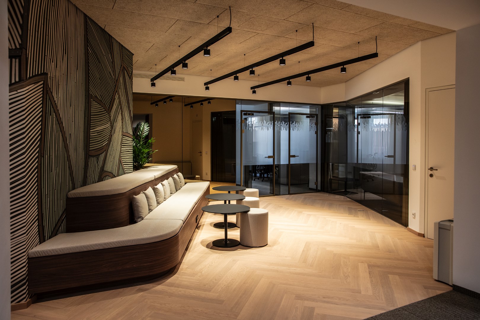 Hypo_Immo_Linz_Ambiente_P1A6643_by-Zoe-Goldstein-1